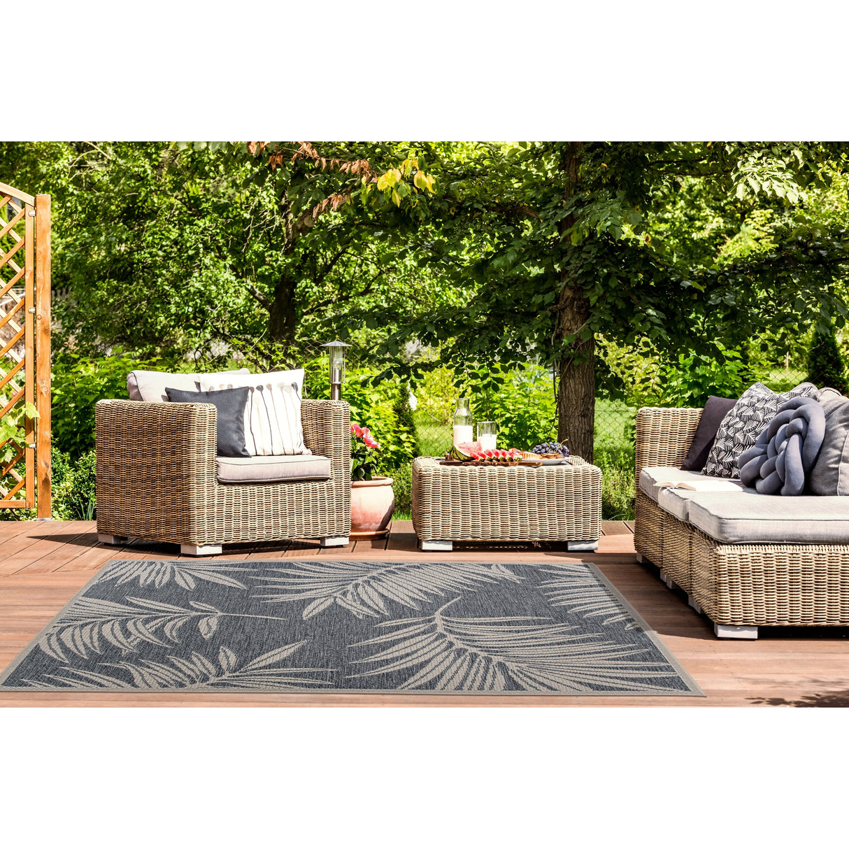 World Rug Gallery Contemporary Floral Indoor/Outdoor Area Rug