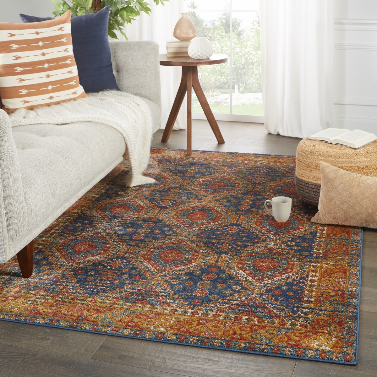 Quillen Medallion Blue/ Red Area Rug – Overstock
